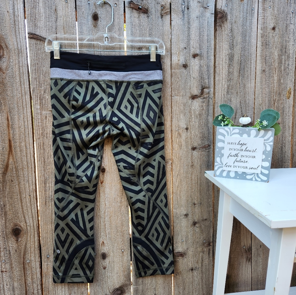 Lululemon Green Black Wunder Under and Print Leggings Activewear Bottoms Size 4 - Picture 4 of 6